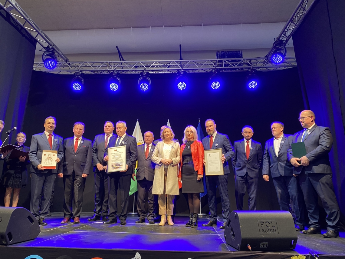Uroczyste otwarcie sali gminastycznej w Grabkowie, gmina Kowal.